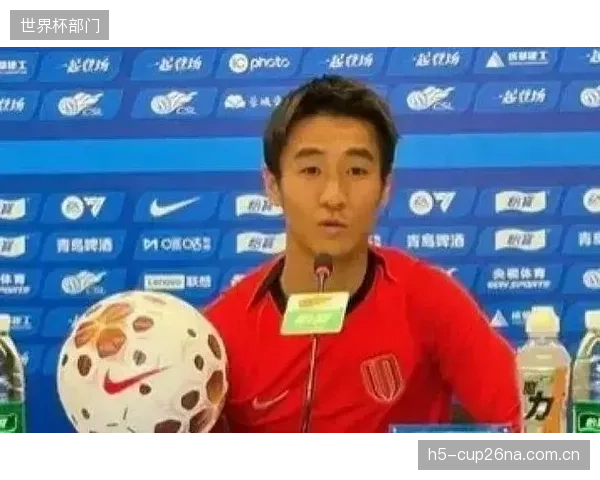韦世豪解禁将重燃蓉城边路爆点，其个人突击能力撕裂对手防线。